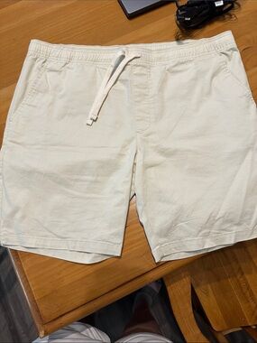 Men's Cream Athletic Drawstring Shorts